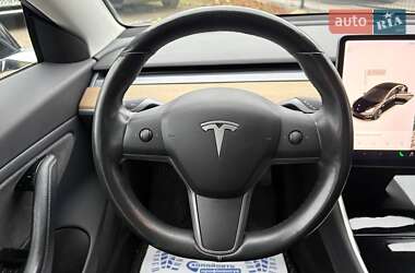 Седан Tesla Model 3 2018 в Виннице