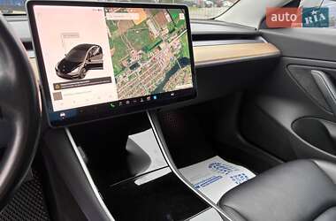 Седан Tesla Model 3 2018 в Виннице