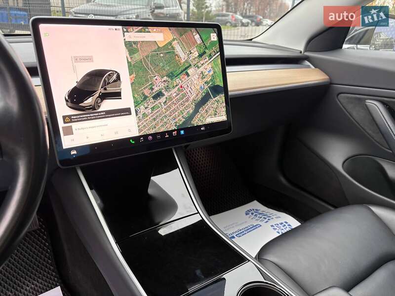 Седан Tesla Model 3 2018 в Виннице