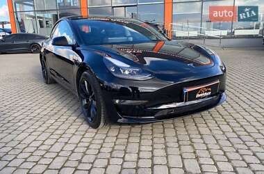Седан Tesla Model 3 2022 в Львове