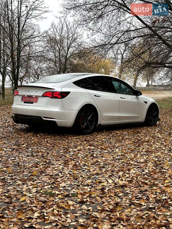 Седан Tesla Model 3 2022 в Запорожье