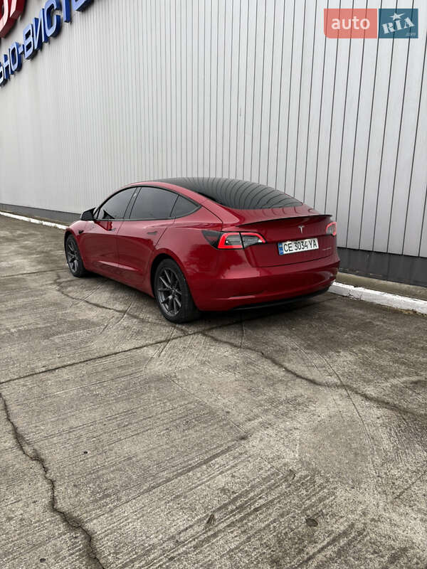 Седан Tesla Model 3 2021 в Черновцах