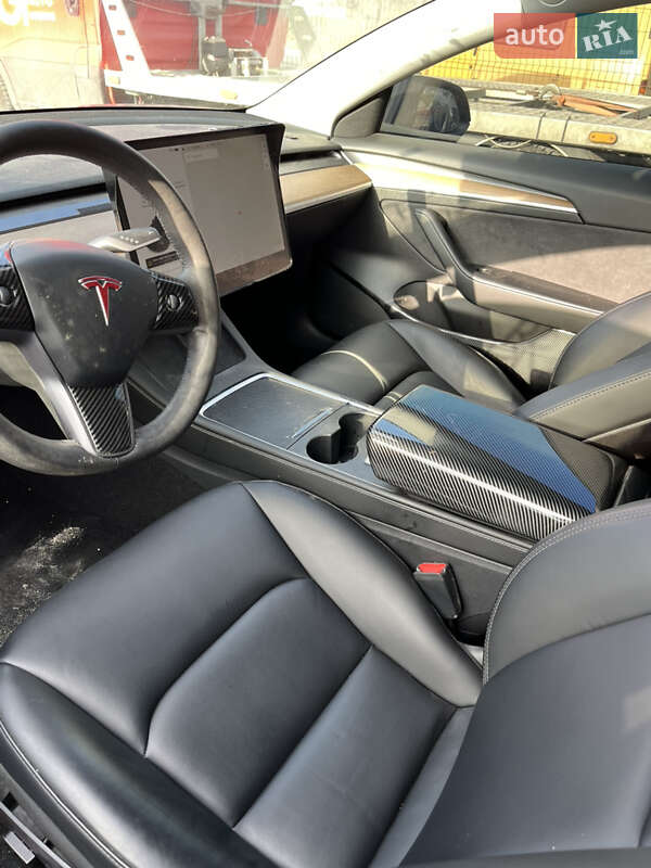 Седан Tesla Model 3 2021 в Львові