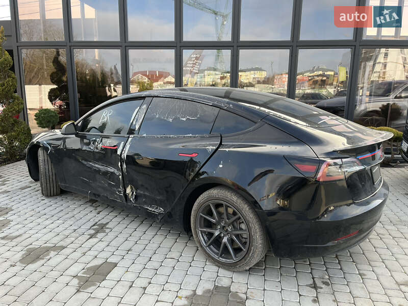 Седан Tesla Model 3 2021 в Львові