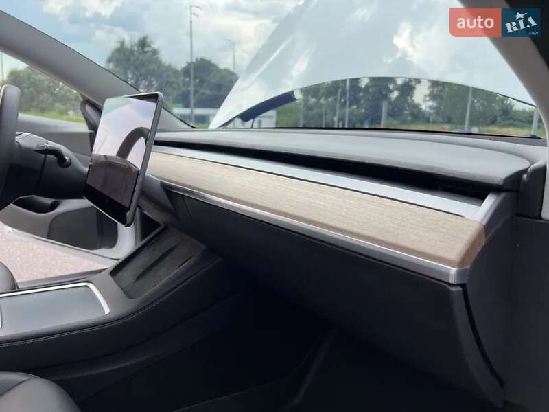 Седан Tesla Model 3 2020 в Киеве фото 6 Седан Tesla Model 3 2020 в Киеве