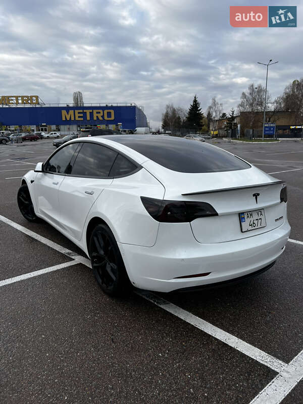 Седан Tesla Model 3 2019 в Житомирі