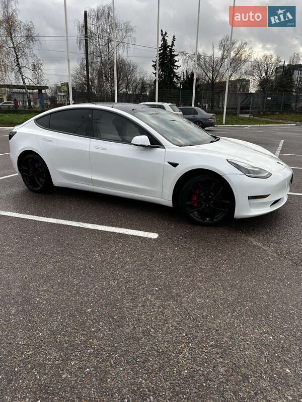 Седан Tesla Model 3 2019 в Житомирі