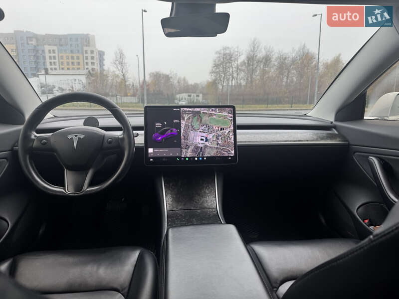Седан Tesla Model 3 2018 в Пустомытах