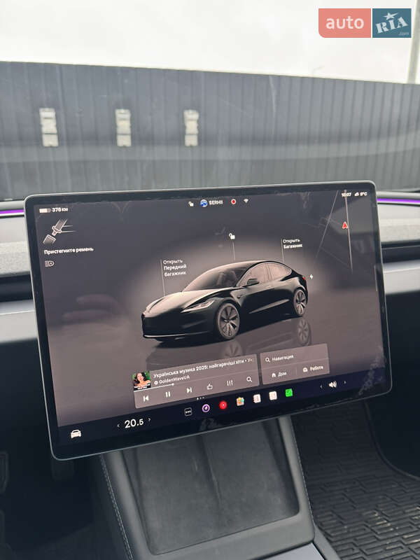 Седан Tesla Model 3 2024 в Буске