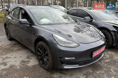 Седан Tesla Model 3 2021 в Львове