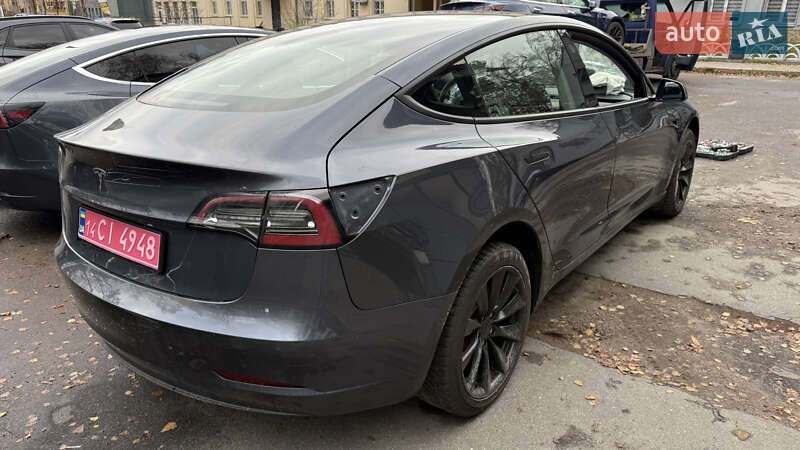 Седан Tesla Model 3 2021 в Львові
