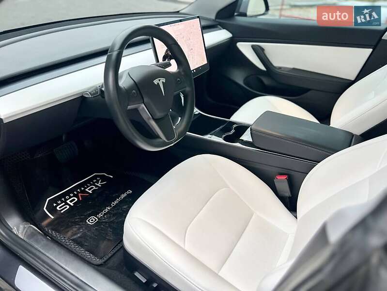 Седан Tesla Model 3 2018 в Львове фото 11 Седан Tesla Model 3 2018 в Львове