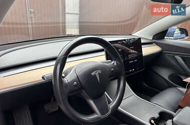 Седан Tesla Model 3 2019 в Киеве