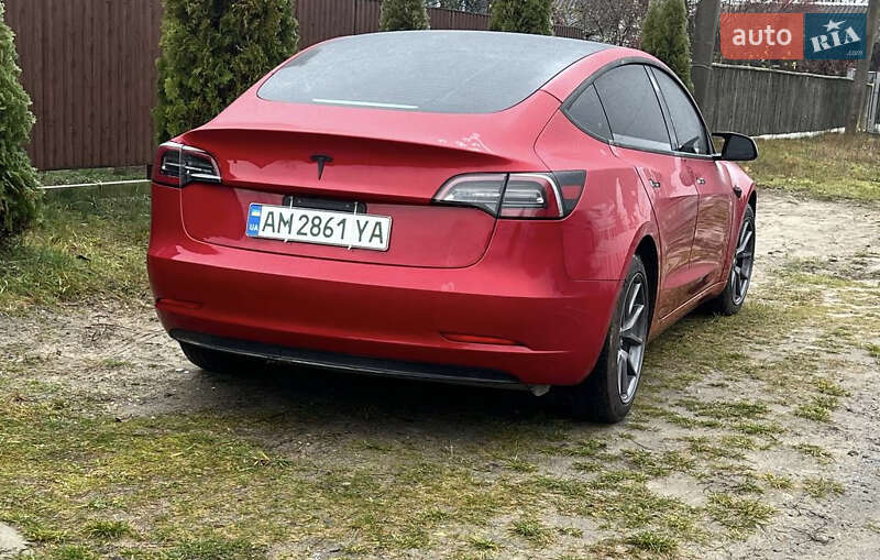 Седан Tesla Model 3 2023 в Житомирі