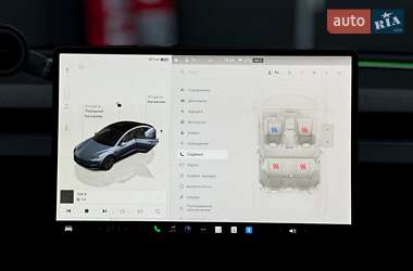 Седан Tesla Model 3 2024 в Києві