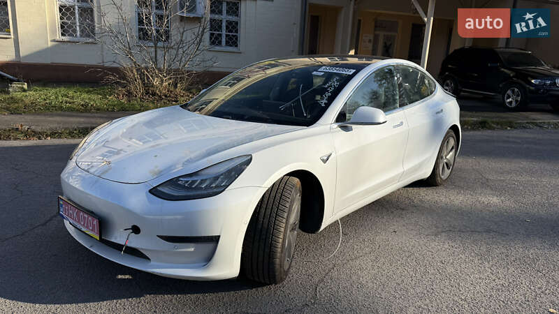 Седан Tesla Model 3 2020 в Львові