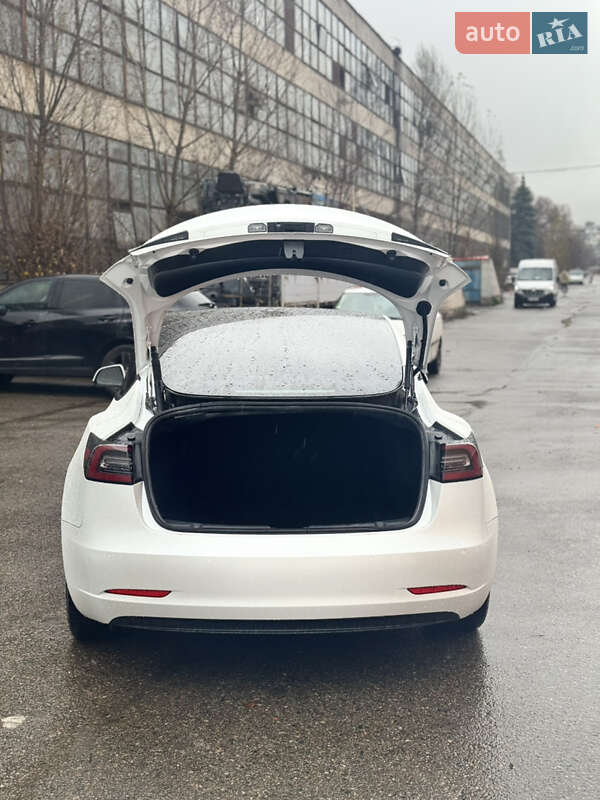 Седан Tesla Model 3 2022 в Киеве фото 8 Седан Tesla Model 3 2022 в Киеве