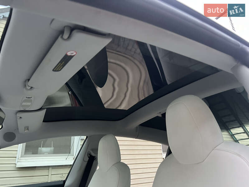 Седан Tesla Model 3 2018 в Харкові