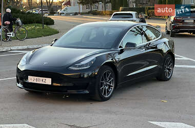 Седан Tesla Model 3 2020 в Радивиліві