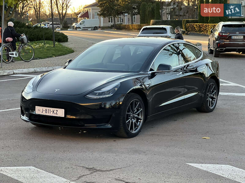 Tesla Model 3 2020