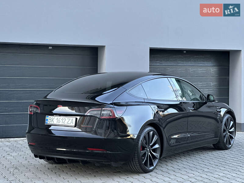 Седан Tesla Model 3 2019 в Тернополі