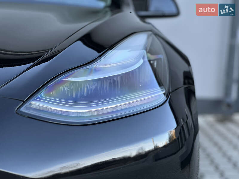 Седан Tesla Model 3 2019 в Тернополі