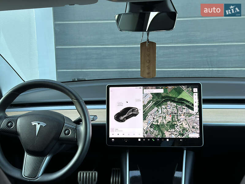 Седан Tesla Model 3 2019 в Тернополі