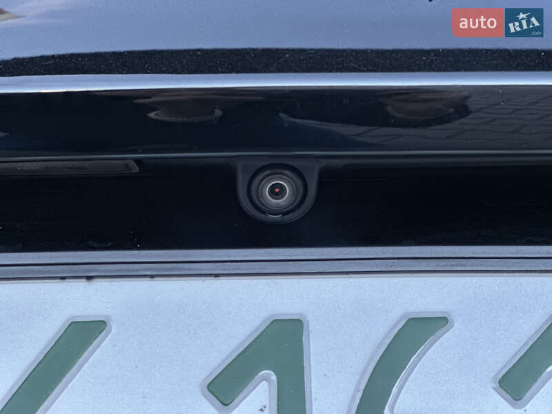 Седан Tesla Model 3 2019 в Тернополі