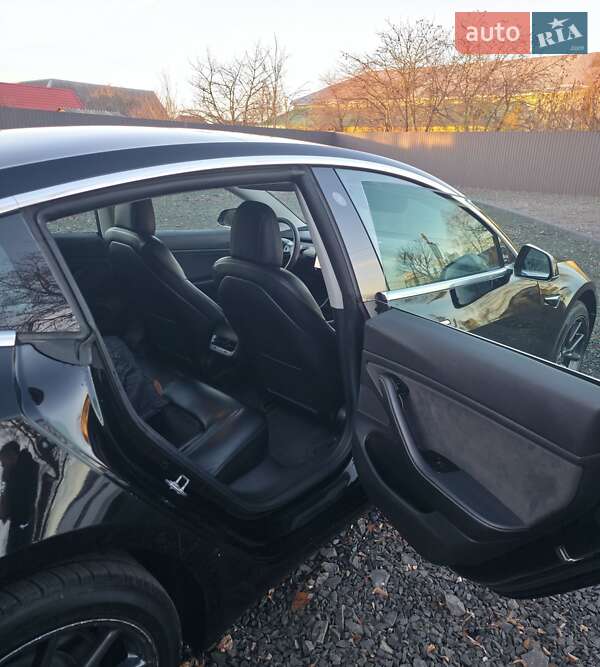 Седан Tesla Model 3 2019 в Луцьку фото 10 Седан Tesla Model 3 2019 в Луцьку