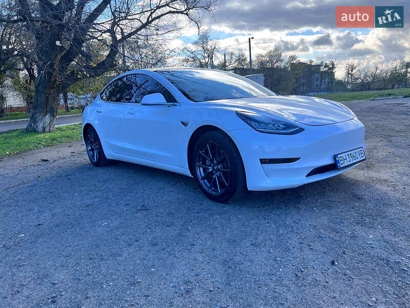 Седан Tesla Model 3 2020 в Одессе