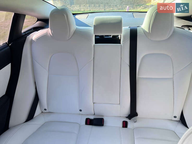 Седан Tesla Model 3 2020 в Одессе