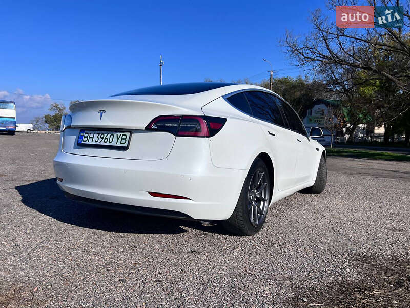 Седан Tesla Model 3 2020 в Одессе