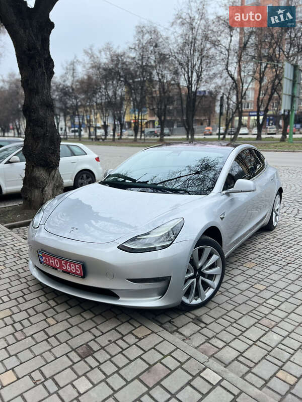 Седан Tesla Model 3 2018 в Кам'янець-Подільському