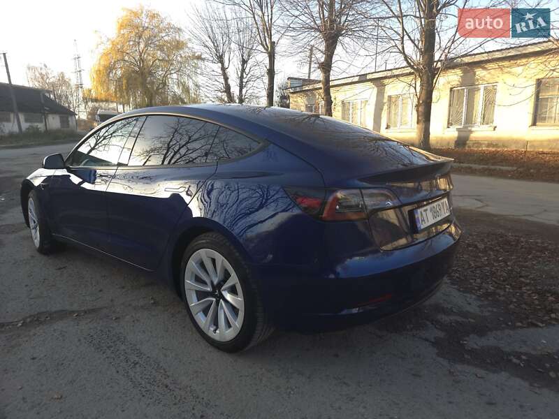 Седан Tesla Model 3 2021 в Ивано-Франковске