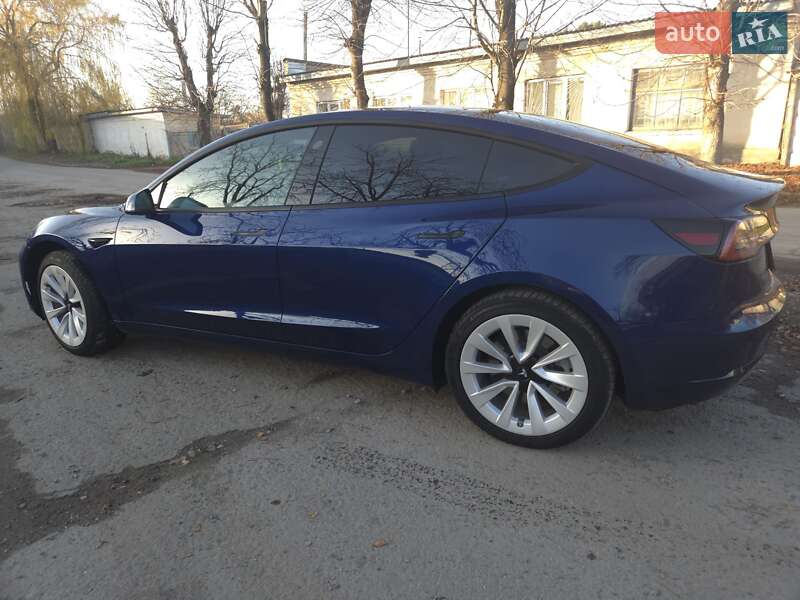 Седан Tesla Model 3 2021 в Ивано-Франковске