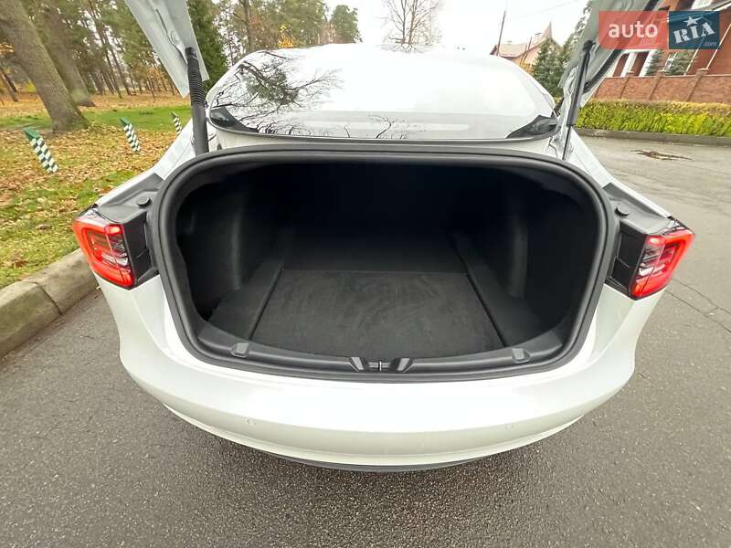 Седан Tesla Model 3 2021 в Киеве фото 45 Седан Tesla Model 3 2021 в Киеве