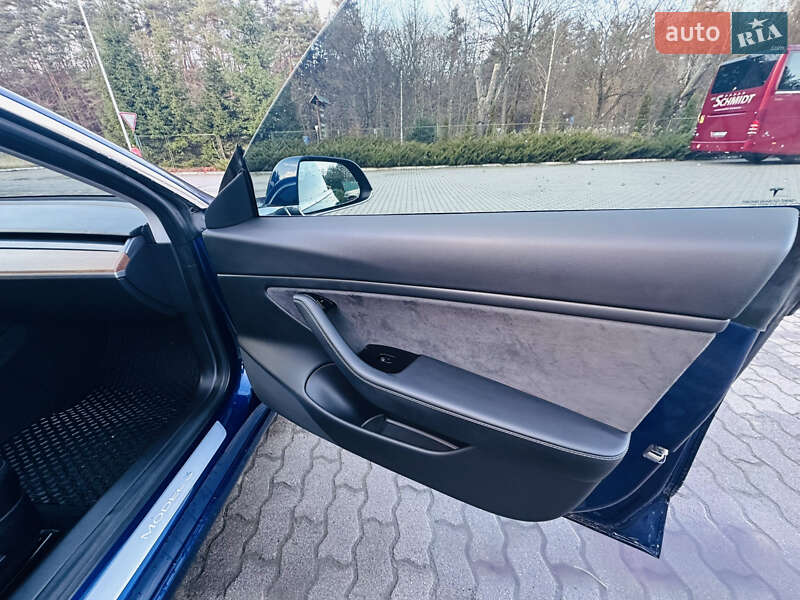Седан Tesla Model 3 2018 в Львове фото 19 Седан Tesla Model 3 2018 в Львове