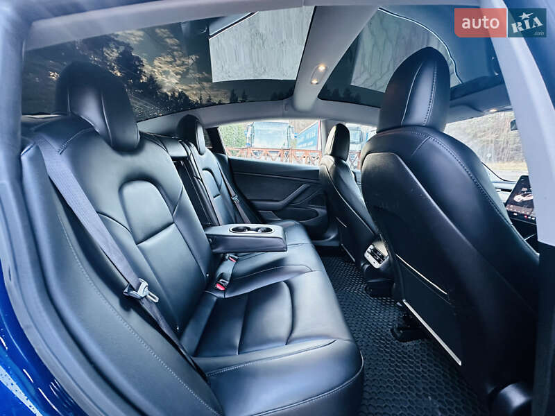 Седан Tesla Model 3 2018 в Львове фото 24 Седан Tesla Model 3 2018 в Львове