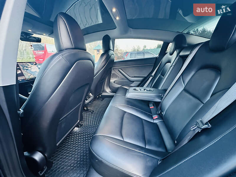 Седан Tesla Model 3 2018 в Львове фото 26 Седан Tesla Model 3 2018 в Львове