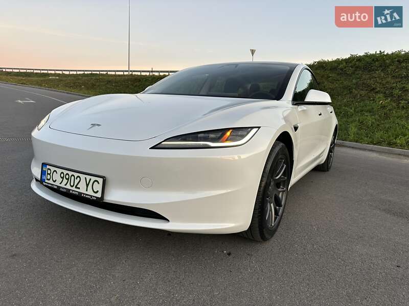 Седан Tesla Model 3 2024 в Львові