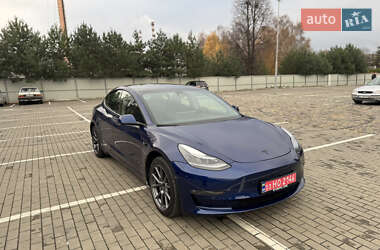 Седан Tesla Model 3 2021 в Луцке