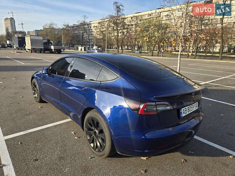 Седан Tesla Model 3 2022 в Киеве