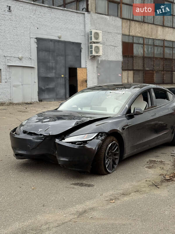 Седан Tesla Model 3 2025 в Киеве фото 7 Седан Tesla Model 3 2025 в Киеве