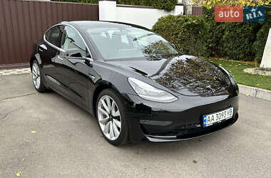 Седан Tesla Model 3 2020 в Києві