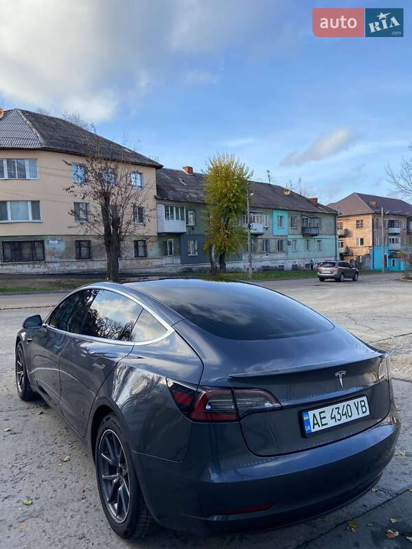 Седан Tesla Model 3 2018 в Каменском