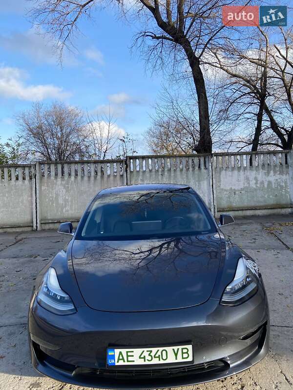 Седан Tesla Model 3 2018 в Каменском