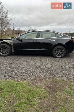 Седан Tesla Model 3 2020 в Луцке