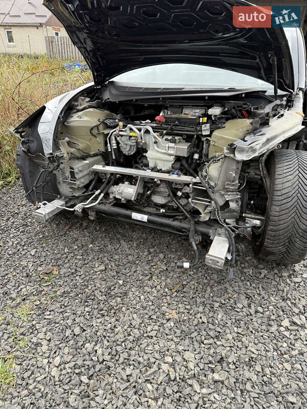 Седан Tesla Model 3 2020 в Луцьку