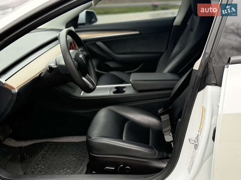 Седан Tesla Model 3 2023 в Львове фото 33 Седан Tesla Model 3 2023 в Львове