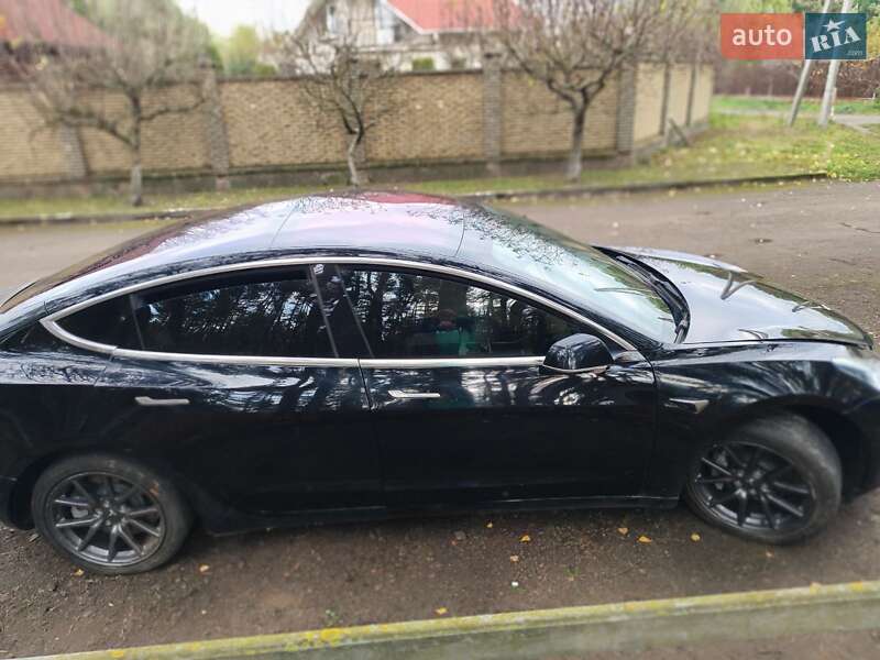 Седан Tesla Model 3 2018 в Києві